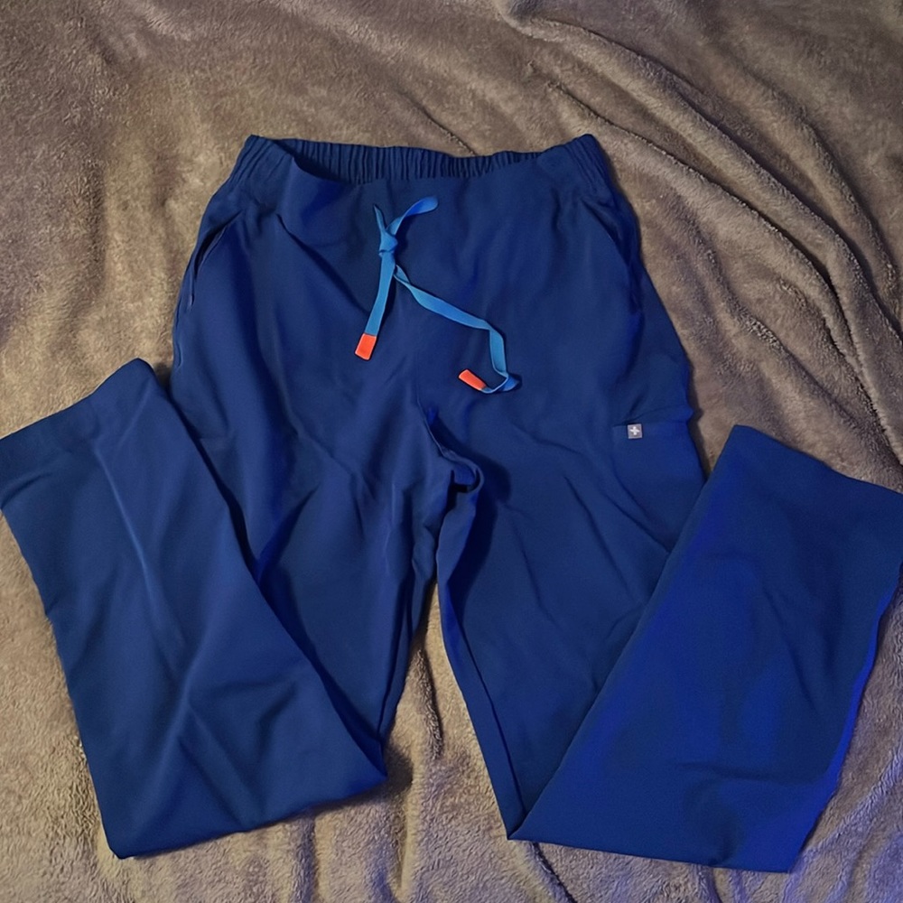 FIGS large/tall winning blue Evan’s skinny scrub pant